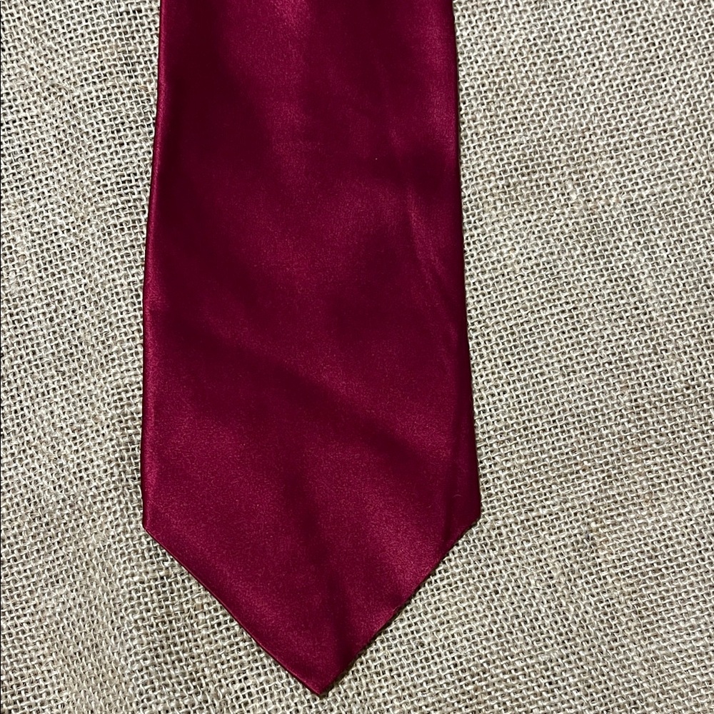 Classic Burgundy Silk tie from Ruffini
